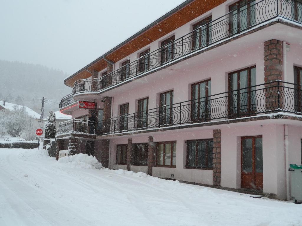 Les Jolis Coeurs Hotell Thiéfosse Exteriör bild